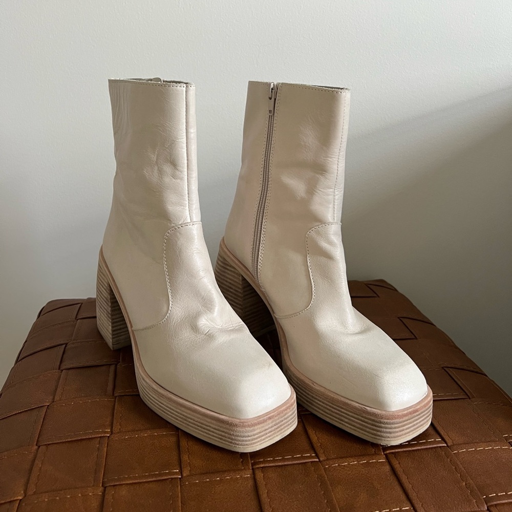 FREE PEOPLE BOOTS 👢👢